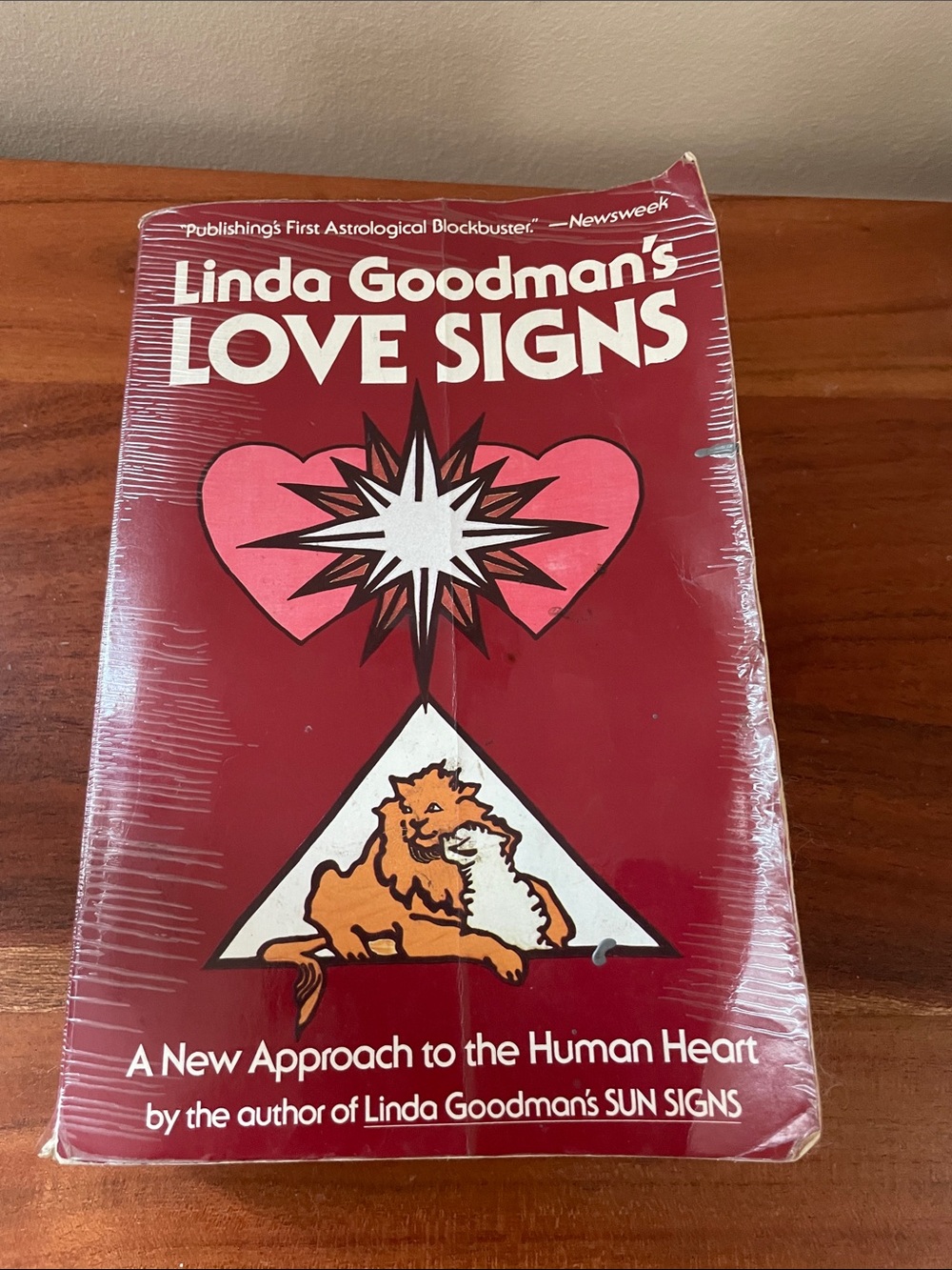 Vintage Linda Goodmans love signs book astrology boho witchy